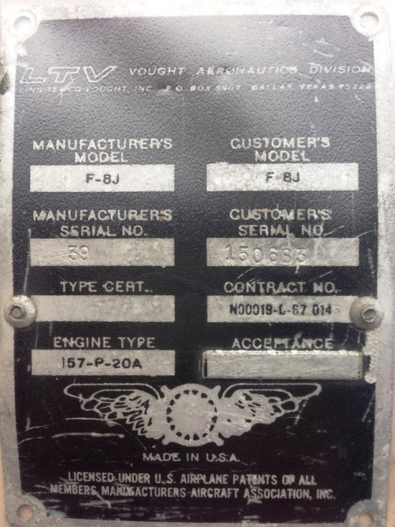 Data plate, cn 39, BuNo 150683, type F-8J Data plate, cn 39, BuNo 150683, type F-8J